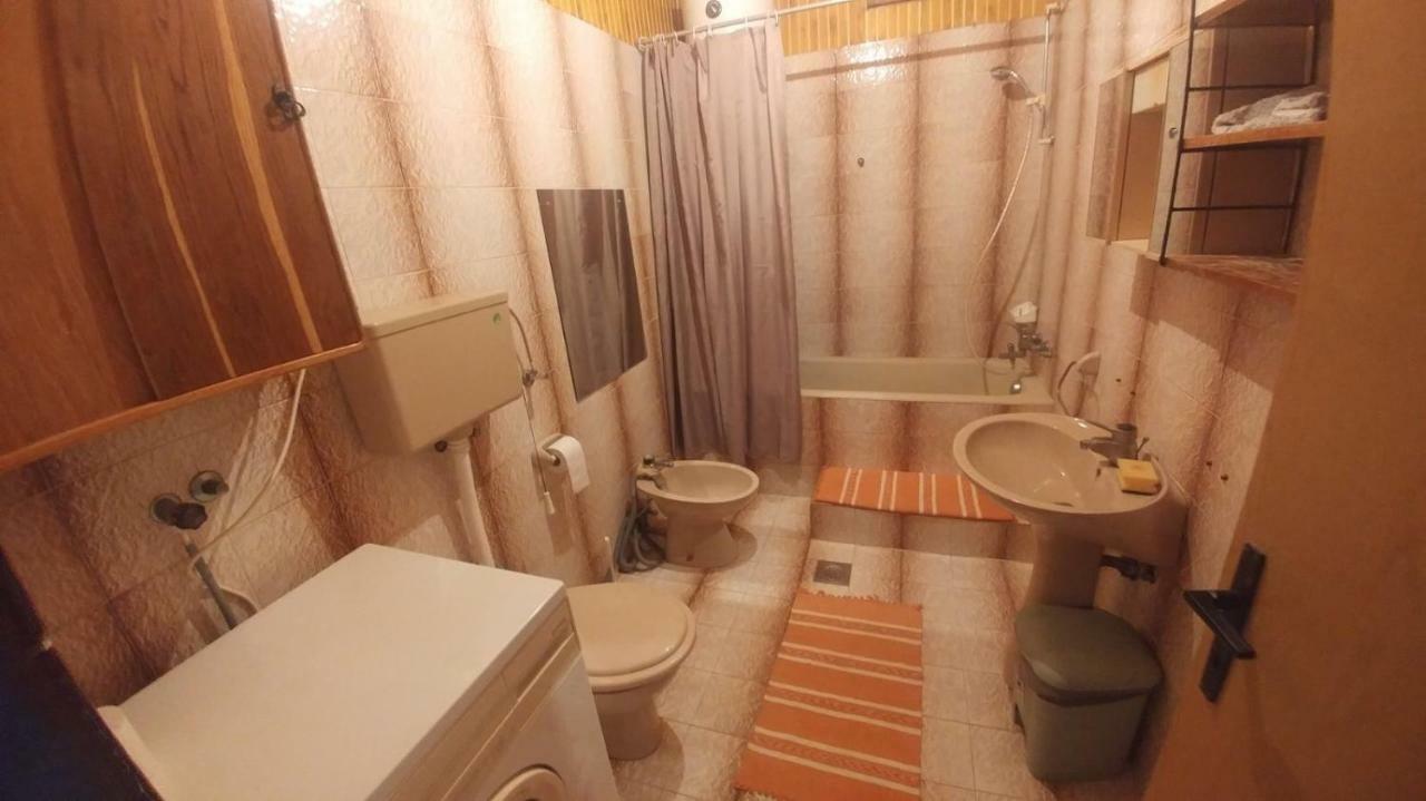 Family Apartment Near Beach Biograd Na Moru Esterno foto