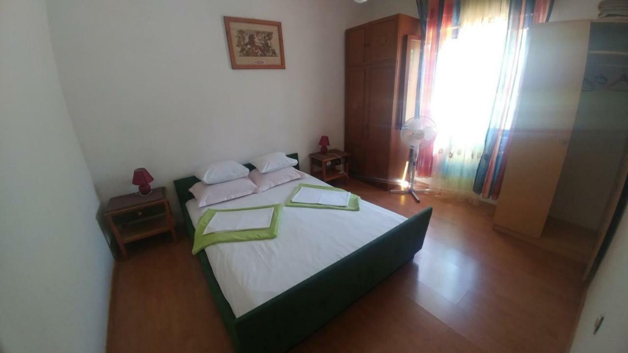 Family Apartment Near Beach Biograd Na Moru Esterno foto