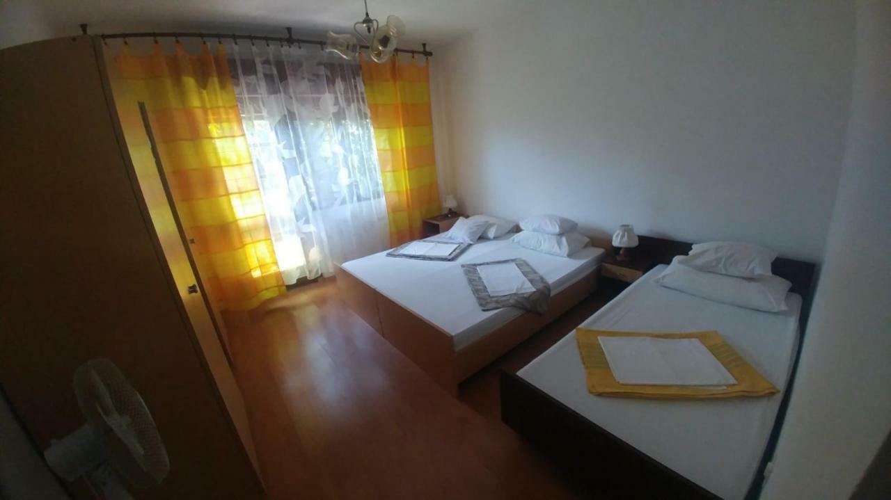 Family Apartment Near Beach Biograd Na Moru Esterno foto